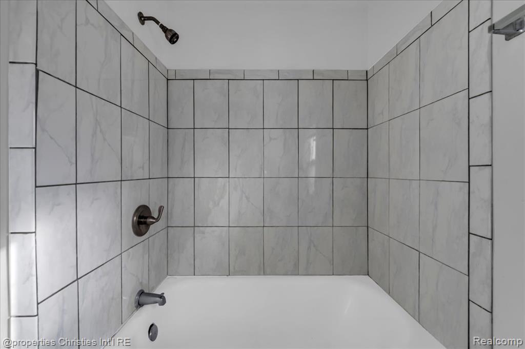 17600 Santa Barbara Drive, Detroit, MI 48221 — Photo 20