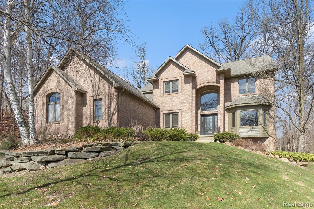 7643 MISTWOOD Drive, White Lake, MI 48383 — front exterior