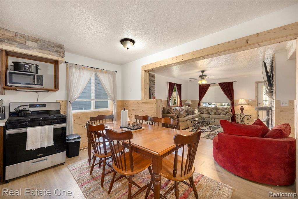 9445 Lakepointe Boulevard, Clay, MI 48001 — Photo 8
