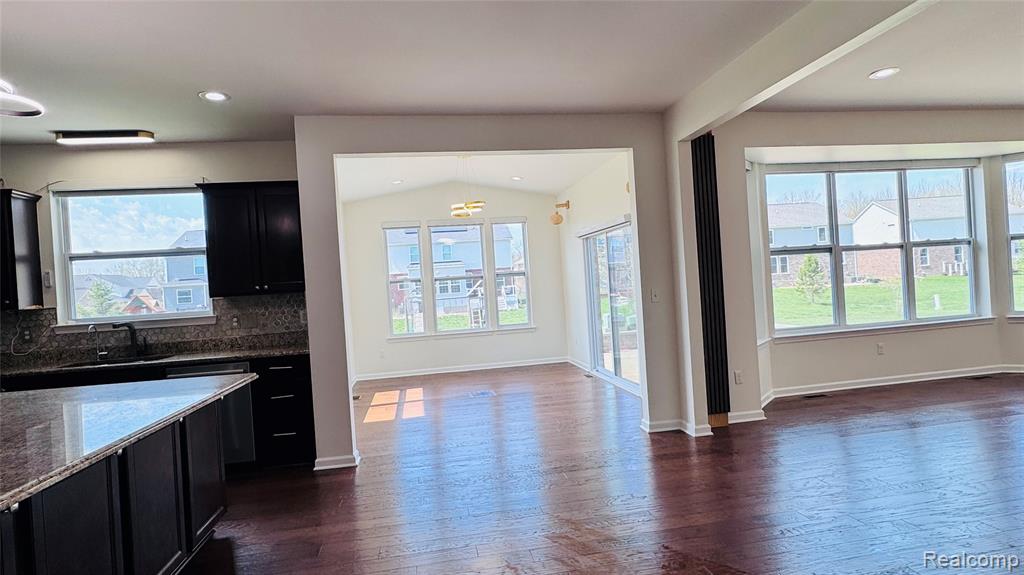 912 Petersburg Drive, Canton, MI 48188 — Photo 9