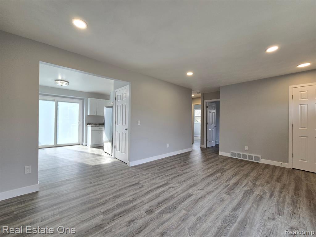 4912 PLEASANT GROVE Road, Lansing, MI 48910 — Photo 8