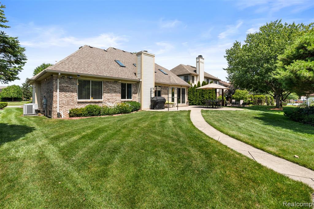 19550 Shorecrest Drive, Clinton Twp, MI 48038 — Photo 47