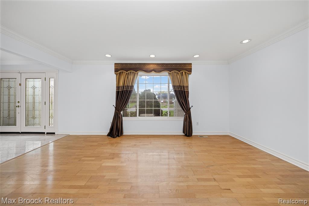6240 Wynford Drive, West Bloomfield, MI — Photo 8