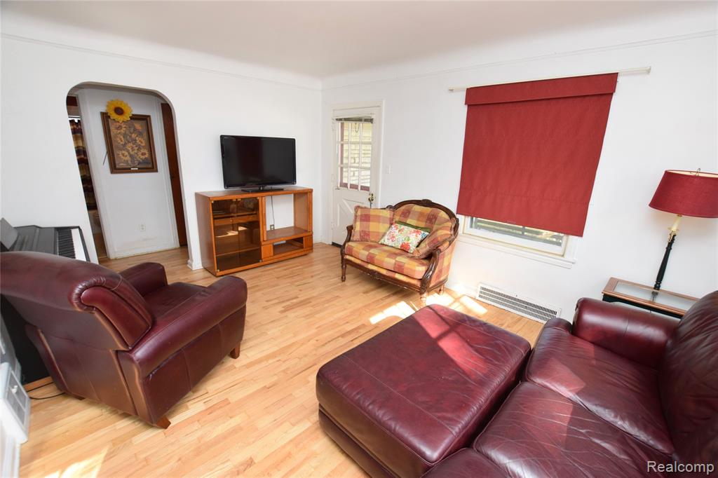 420 Burroughs Avenue, Flint, MI 48507 — Photo 5