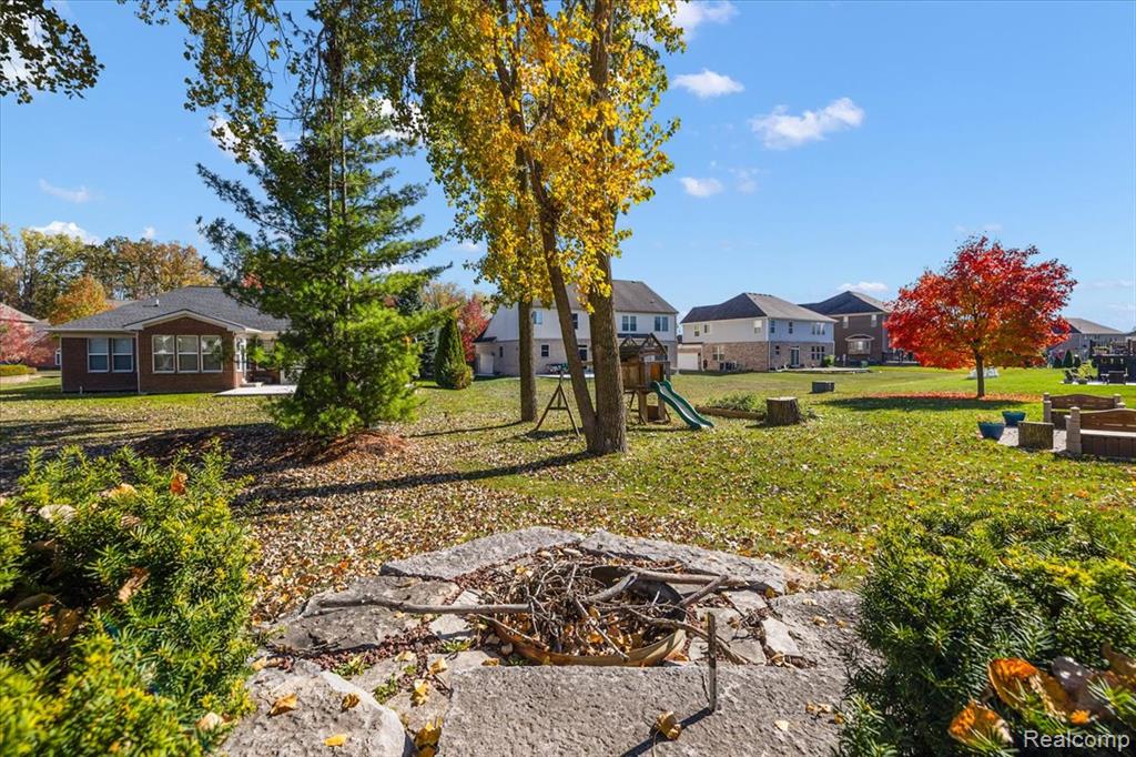 42512 Beechwood Drive, Sterling Heights, MI 48314 — Photo 5