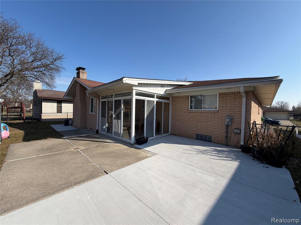 39725 Crystal Drive, Sterling Heights, MI 48310 — Photo 2