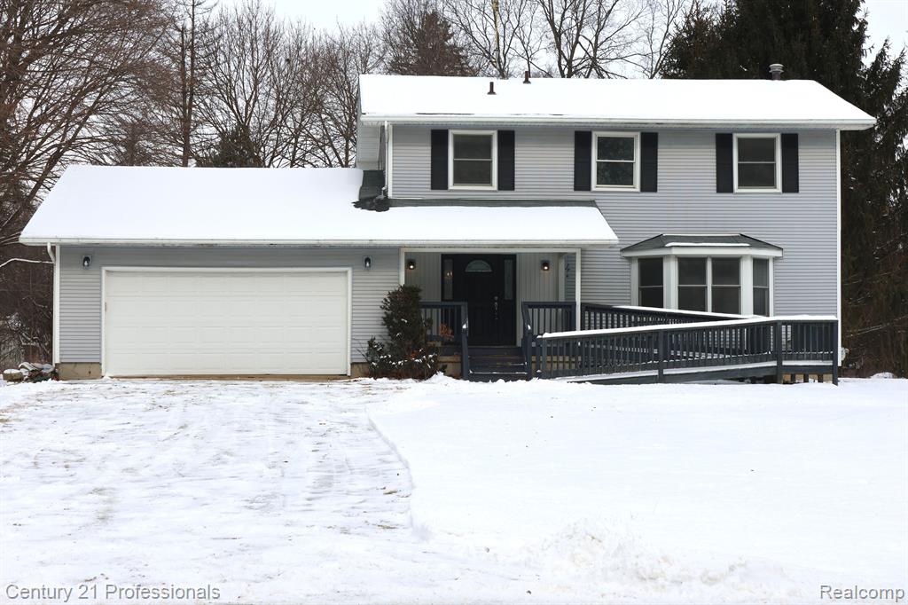 6481 WINANS LAKE Road, Brighton, MI 48116 — front exterior