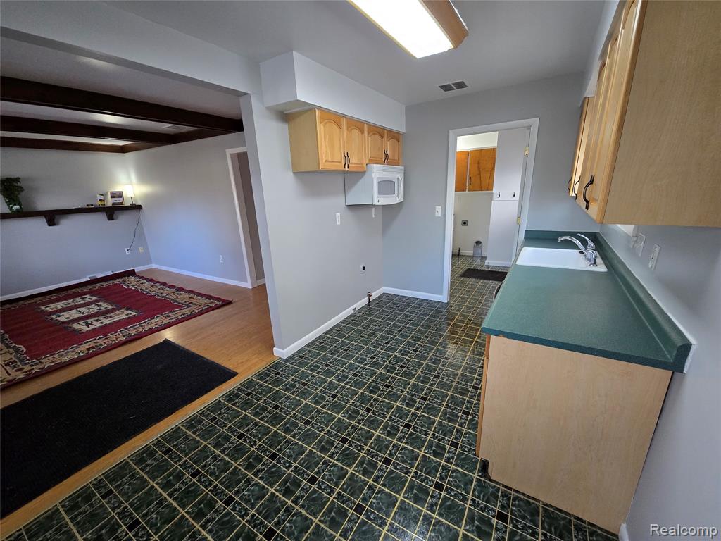 4694 Ziegler Street, Dearborn Heights, MI 48125 — Photo 4