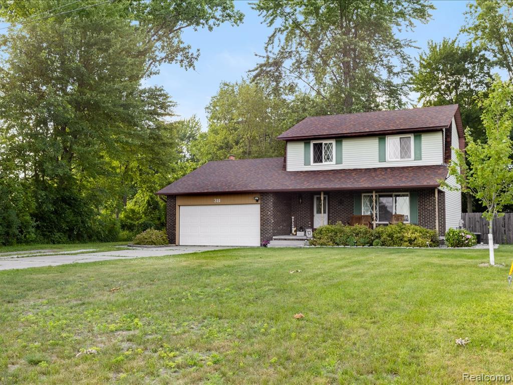 311 Collard Drive, Marysville, MI 48040 — Photo 2