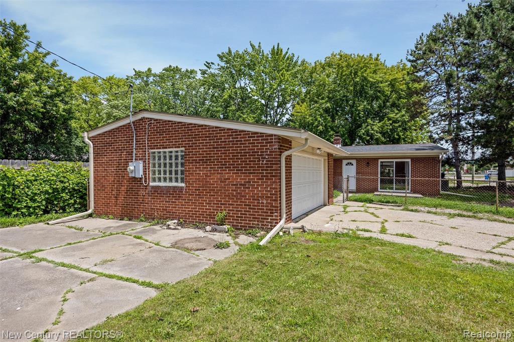 1720 Westbrook Drive, Madison Heights, MI 48071 — Photo 37