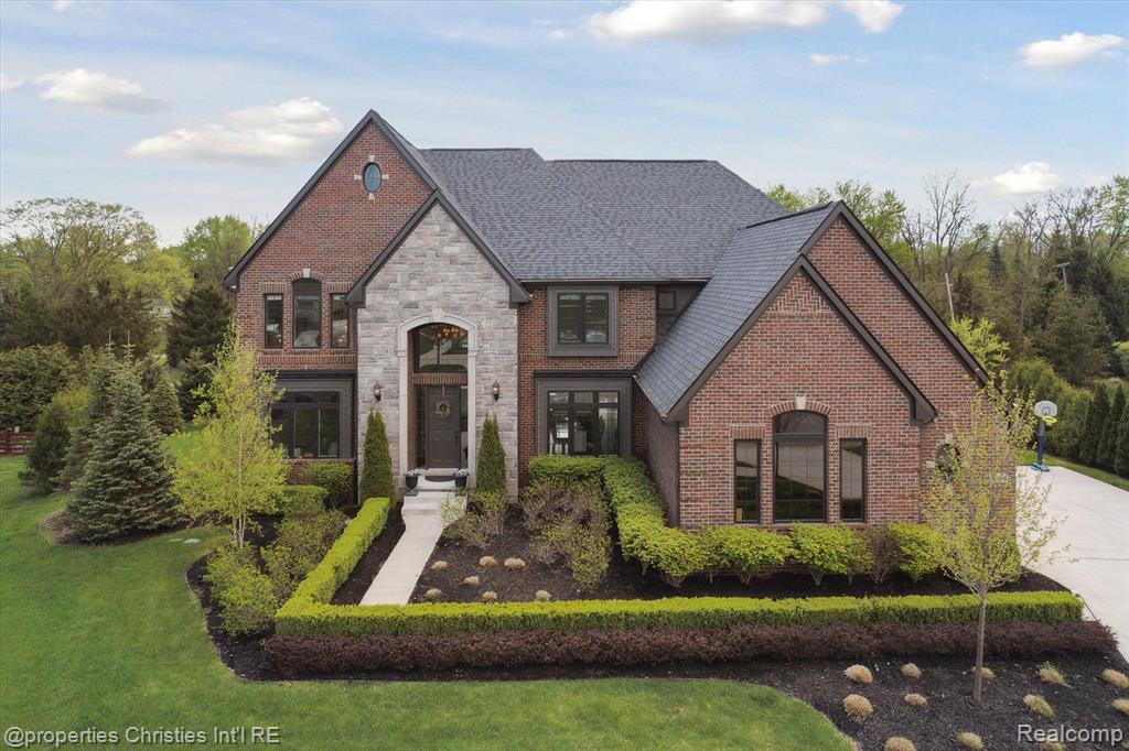 47660 WALES, Northville, MI 48167 — Photo 2
