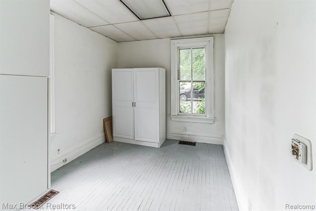 702 S BARNES Street, Mason, MI 48854 — Photo 11