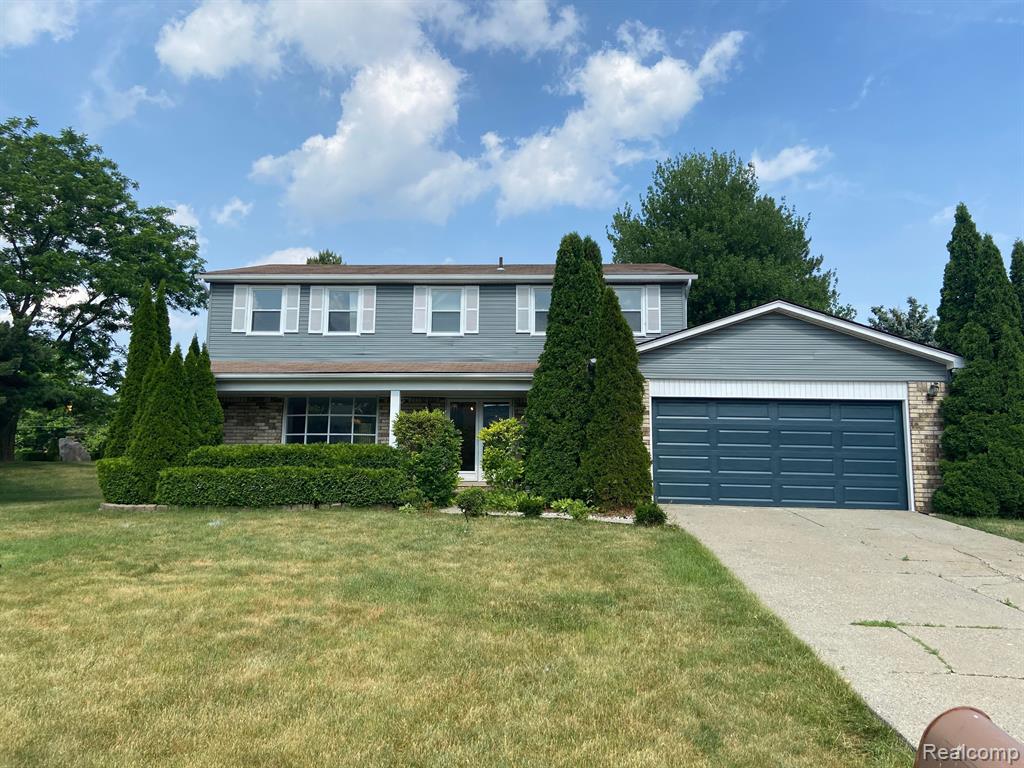 494 ROLLING GREEN Circle S, Rochester Hills, MI 48309 — front exterior