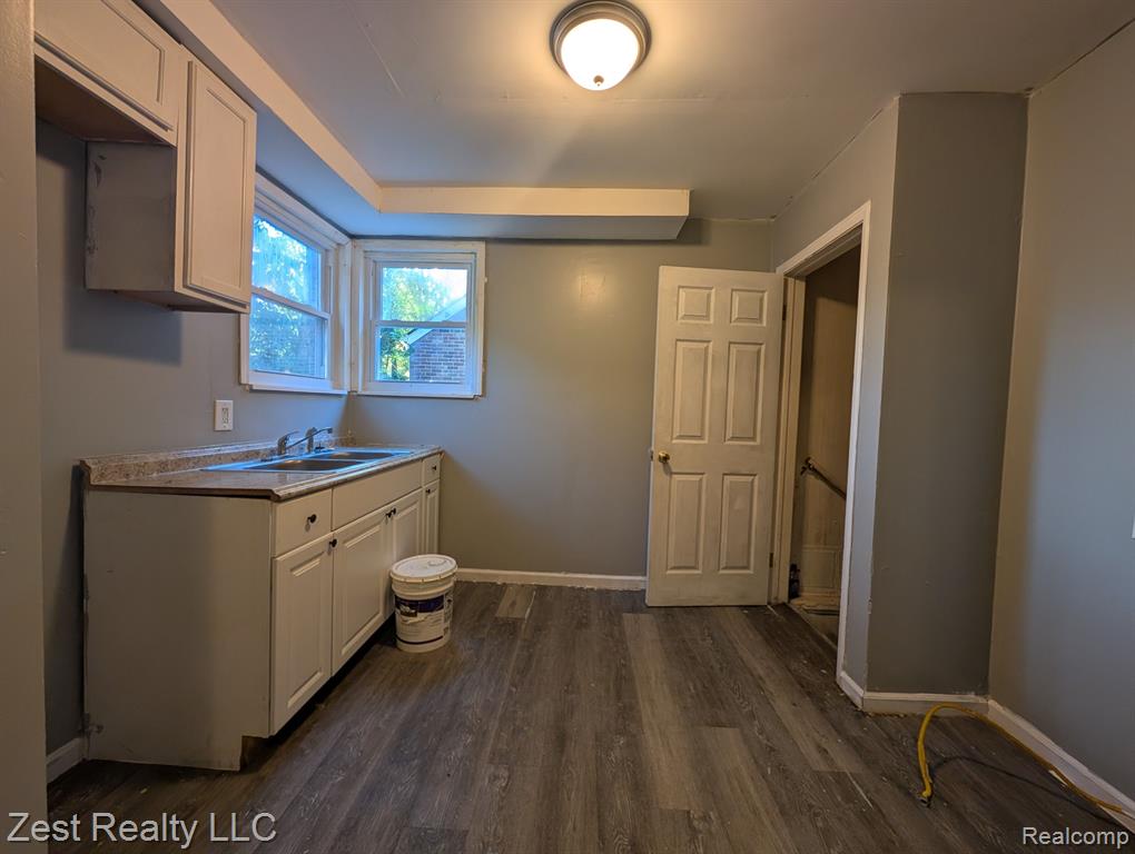 231 W BRENTWOOD Street, Highland Park, MI 48203 — Photo 4