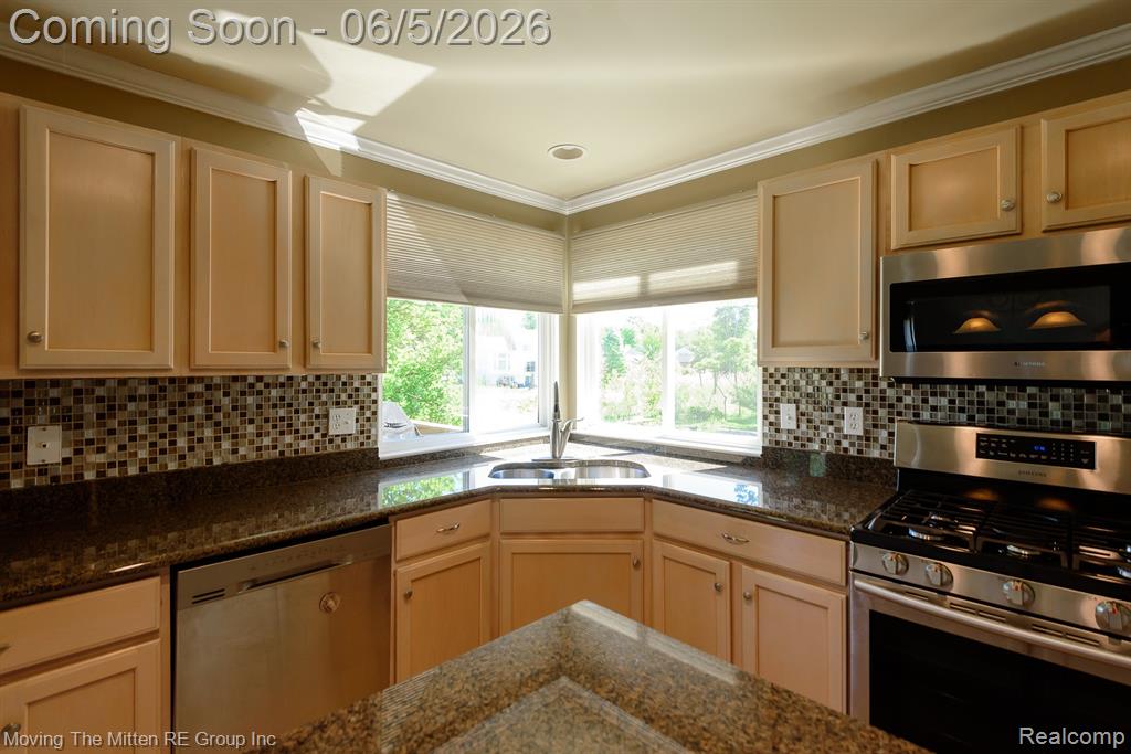 42996 Pond Bluff Drive, Van Buren, MI 48111 — Photo 11