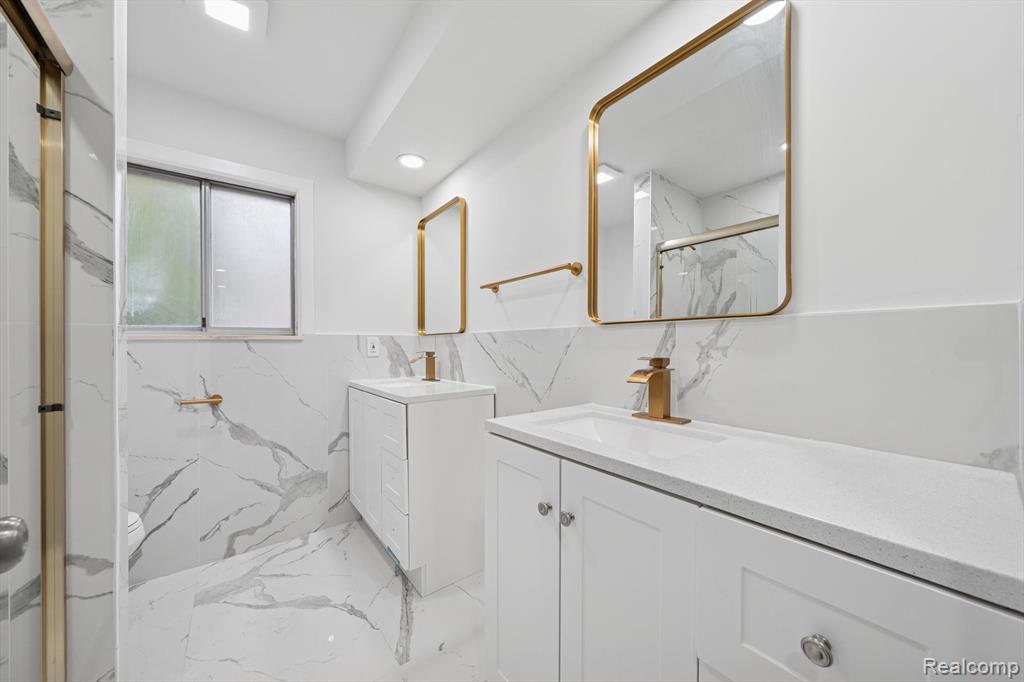 5232 Dickson Drive, Sterling Heights, MI 48310 — Photo 19