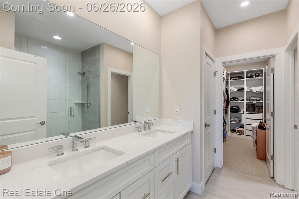5318 Trail Vista Drive, West Bloomfield, MI 48323 — Photo 15