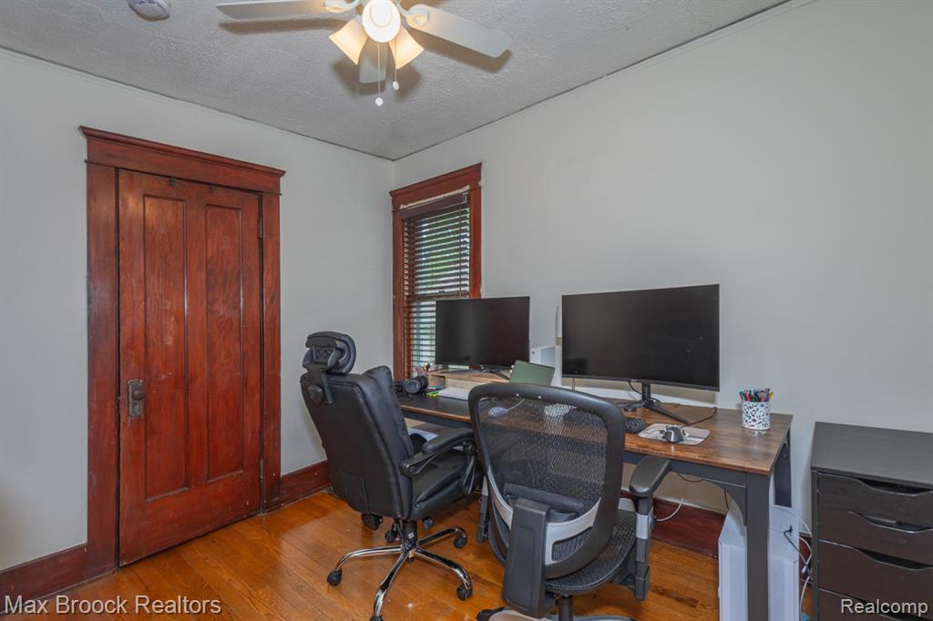 464 E CAMBOURNE Street, Ferndale, MI 48220 — Photo 24