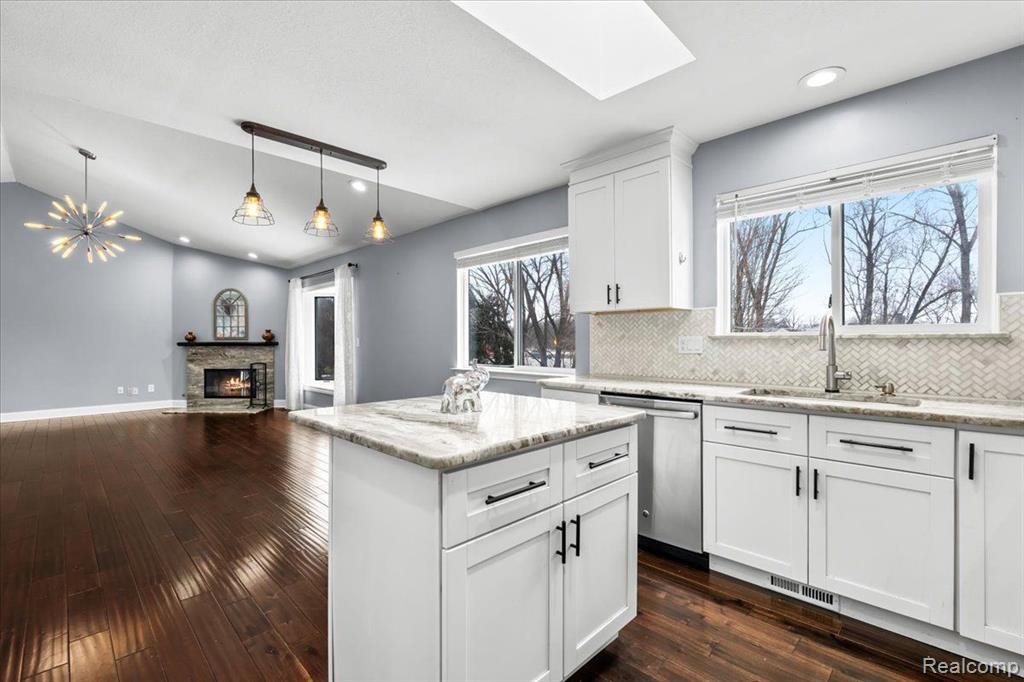 41174 WESTFIELD Circle, Canton, MI 48188 — Photo 11