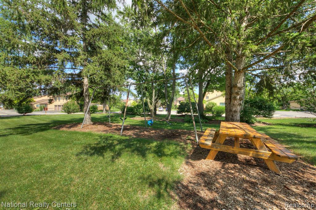 41702 BEDFORD Drive, Canton, MI 48187 — Photo 30