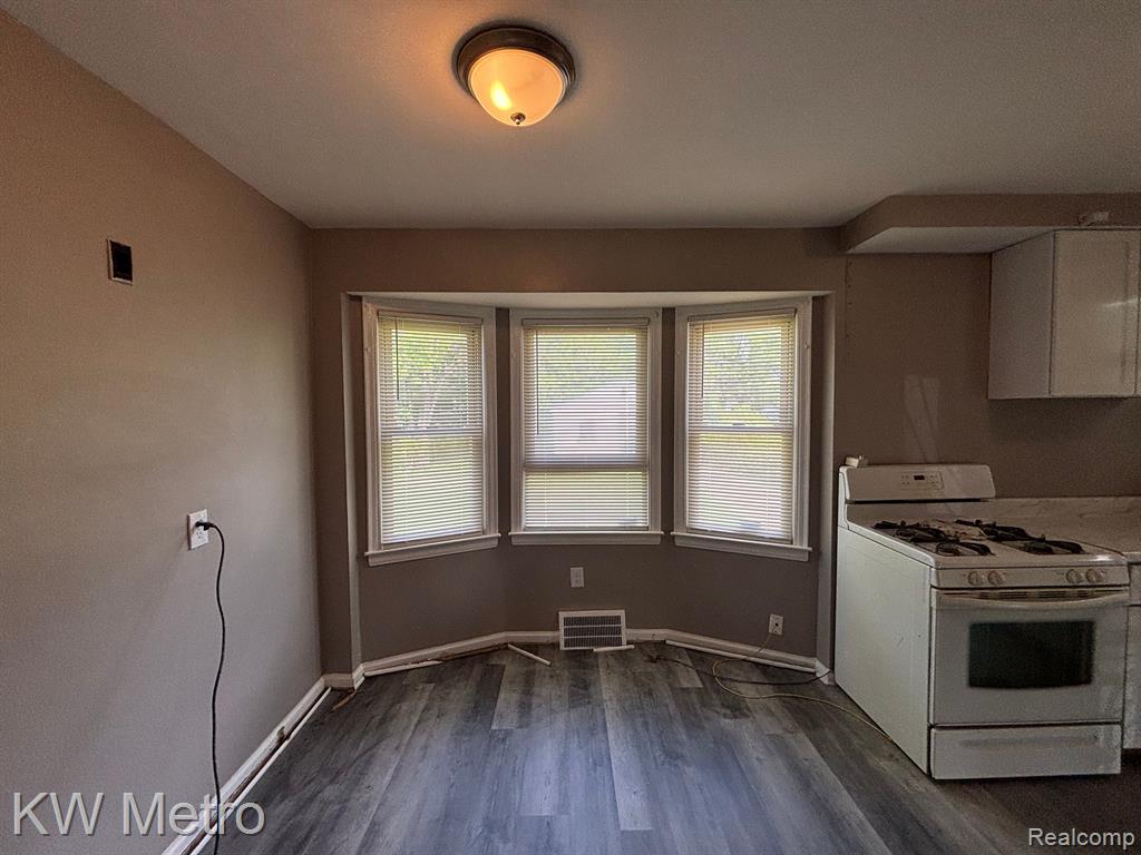 7706 VAUGHAN Street, Detroit, MI 48228 — Photo 4