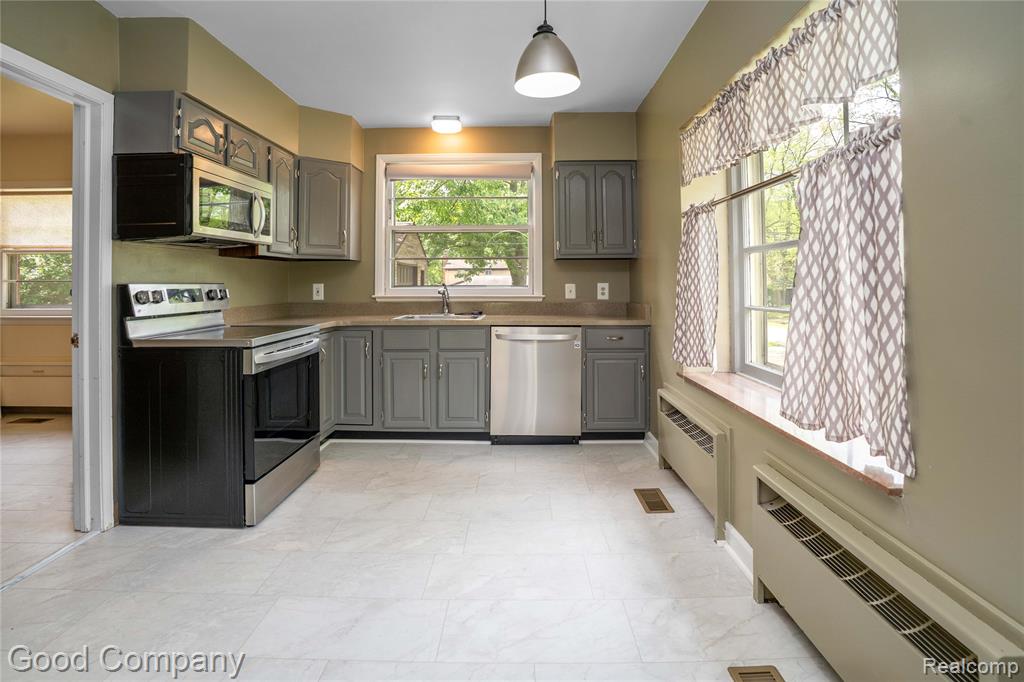 312 Dover Road, Waterford, MI 48328 — Photo 3