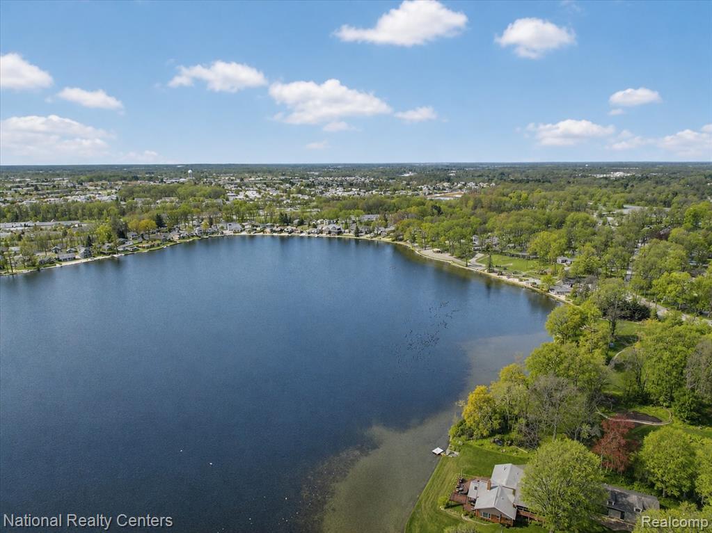 560 Black Oaks Trail, Howell, MI 48843 — Photo 47
