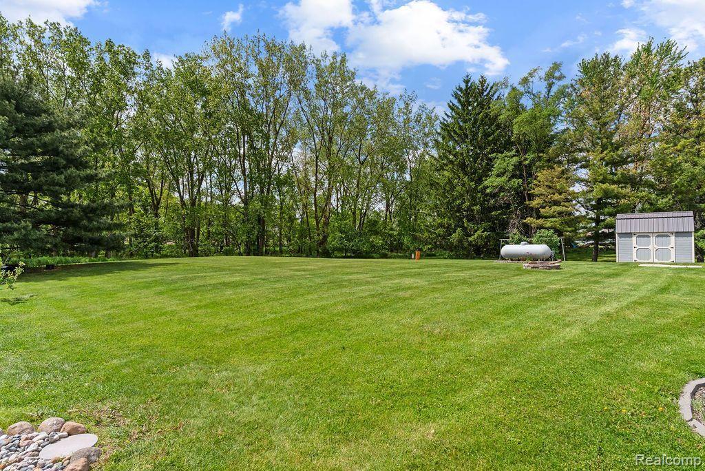 19354 BUECHE Road, New Lothrop, MI 48460 — Photo 38