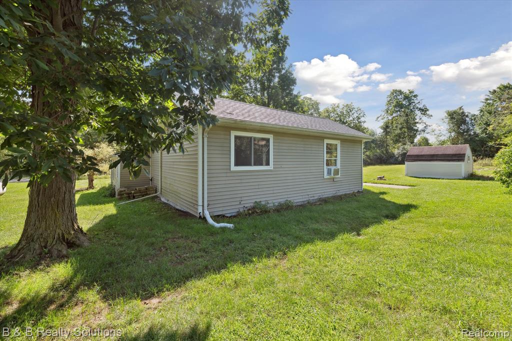 5159 Millis Road, North Branch, MI 48461 — Photo 36