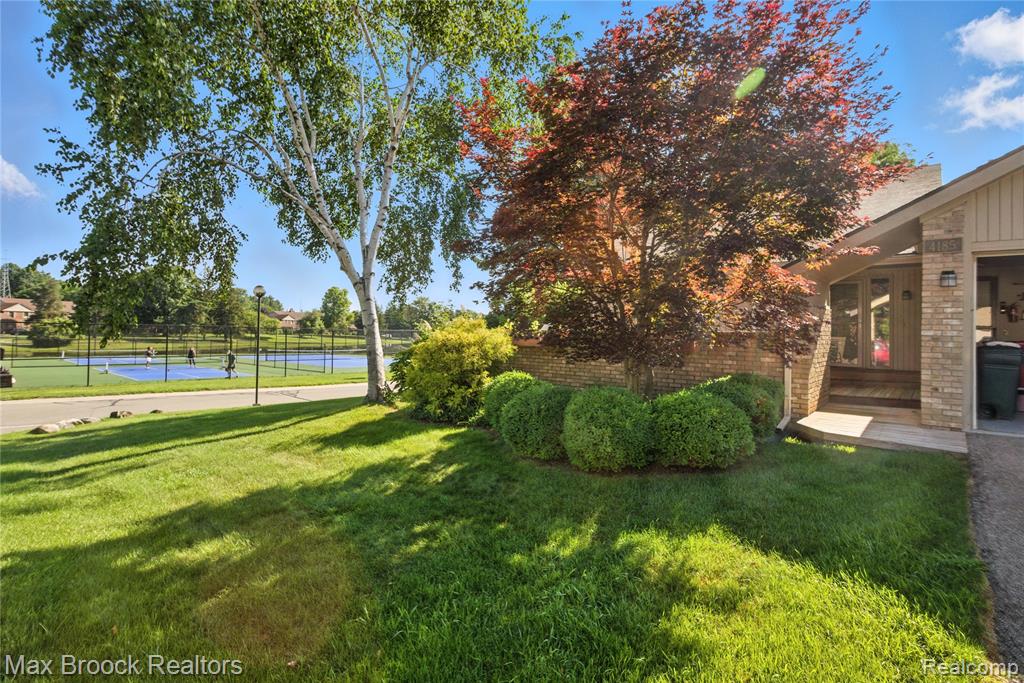 4185 Foxpointe Drive, West Bloomfield, MI 48323 — Photo 29