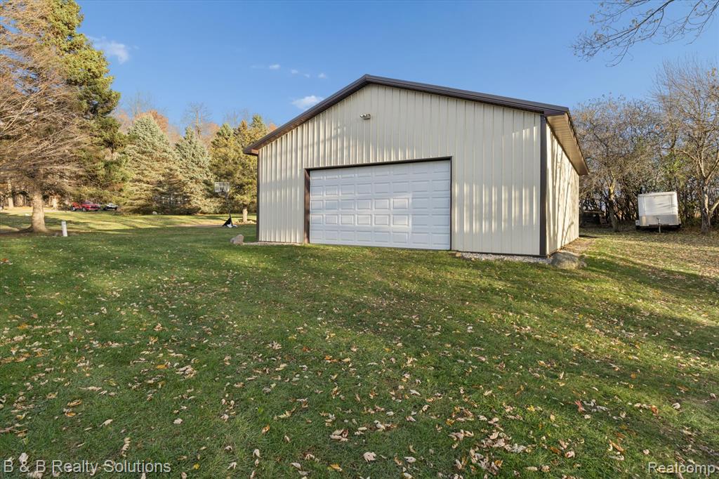1357 Bloomingfield Drive, Lapeer, MI 48446 — Photo 49