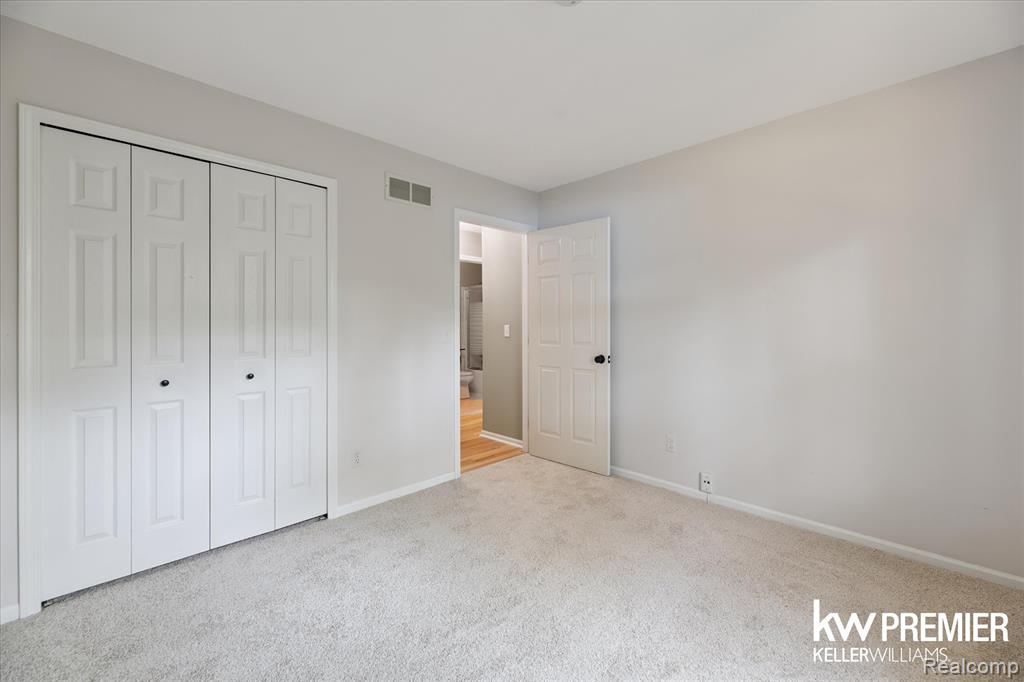 9301 Cardwell Street, Livonia, MI 48150 — Photo 20