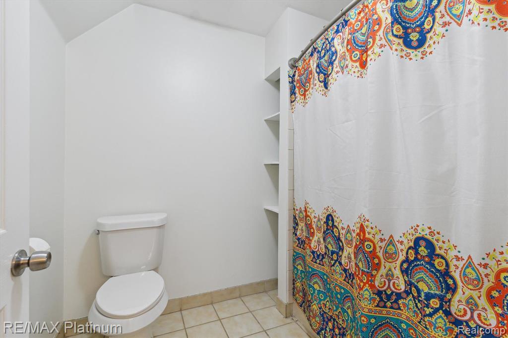 5440 BRADFORD Circle, Brighton, MI 48114 — Photo 23