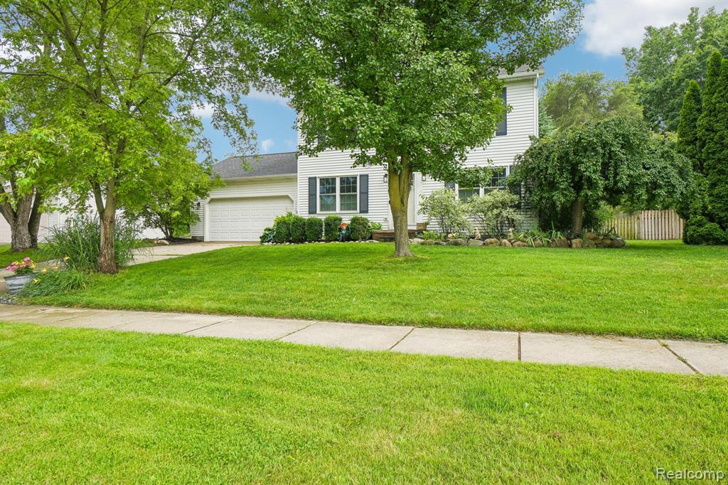696 Vincent Street, Pinckney, MI 48169 — Photo 2
