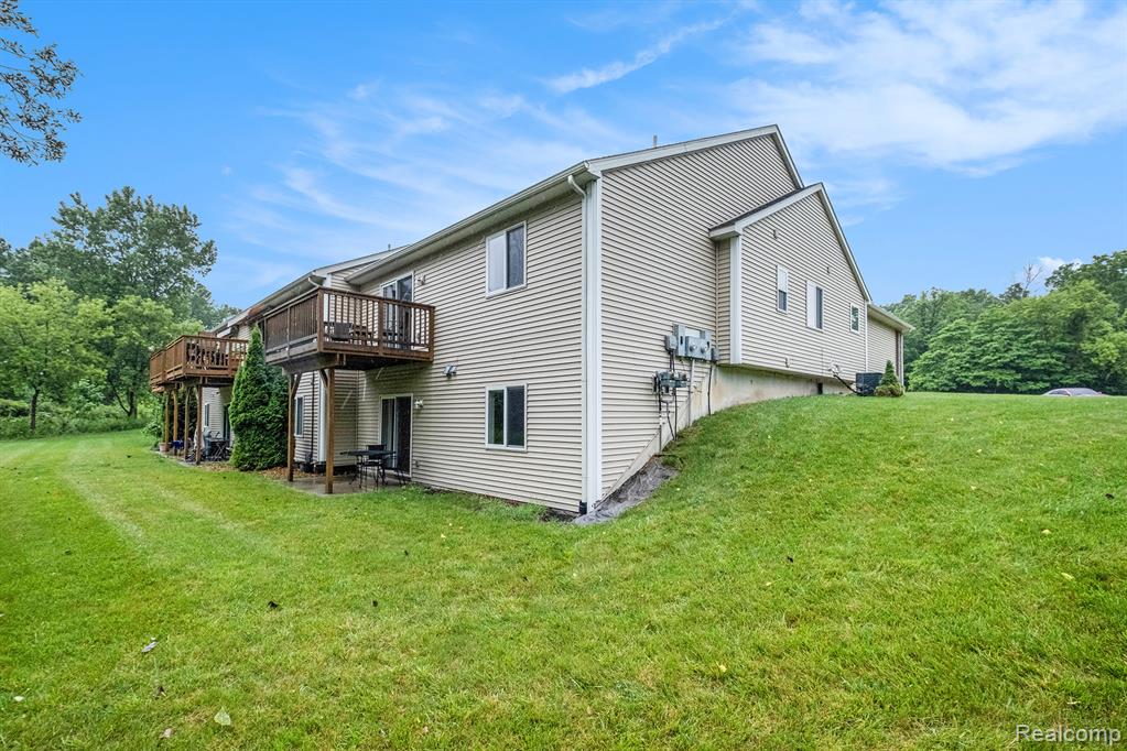 698 Shoreline Drive, Fenton, MI 48430 — Photo 25