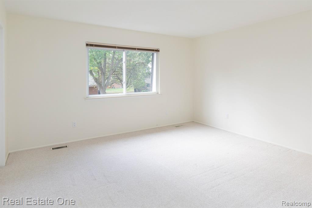 861 Kirts Boulevard, Troy, MI 48084 — Photo 15