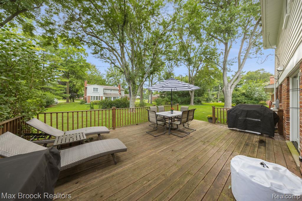 5562 PEBBLESHIRE Road, Bloomfield Hills, MI 48301 — Photo 51