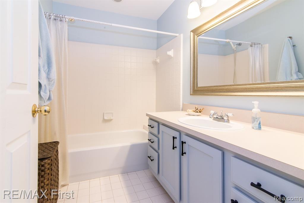 8598 GOLF LANE Drive, Commerce Twp, MI 48382 — Photo 52