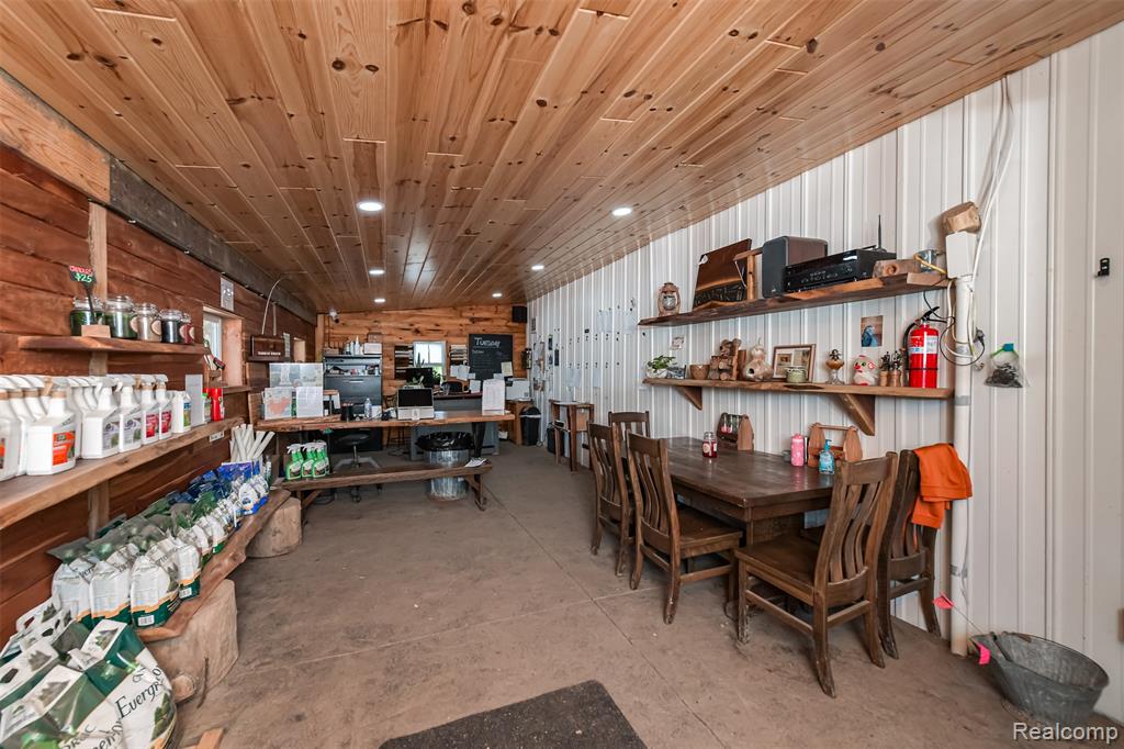 2076 Seymour Lake Road, Ortonville, MI 48462 — Photo 12