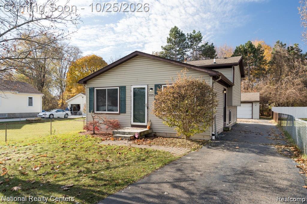 3325 Signet Drive, Waterford, MI 48329