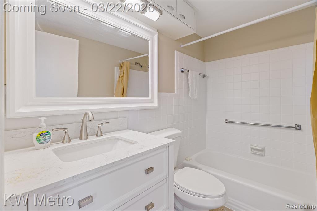 8300 Jefferson E, Detroit, MI 48214 — Photo 9