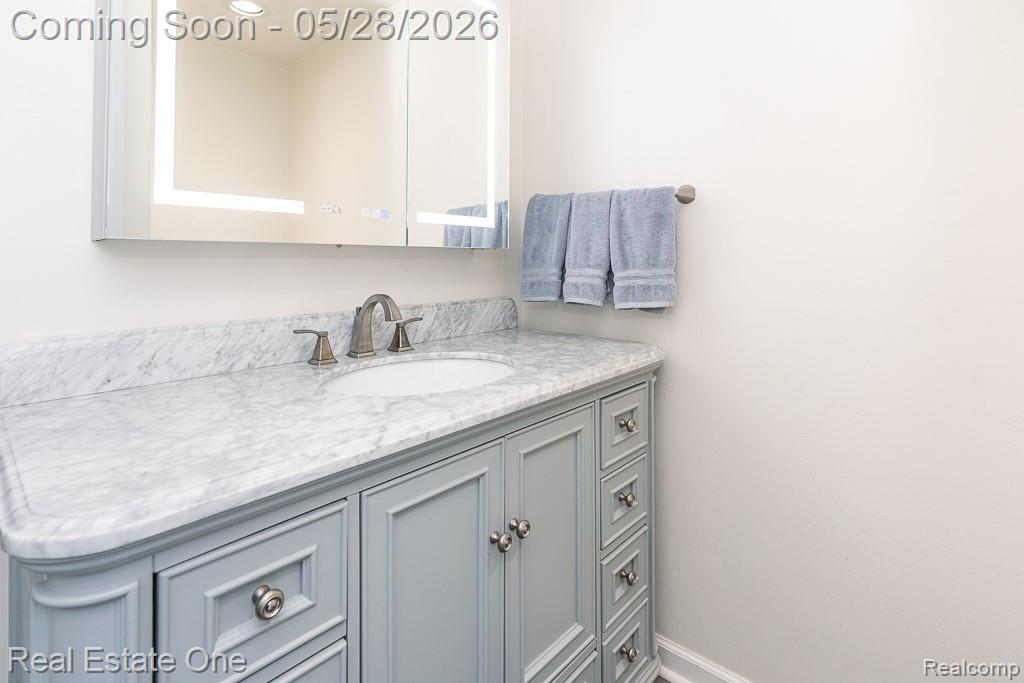 40788 Executive Drive, Sterling Heights, MI 48313 — Photo 21