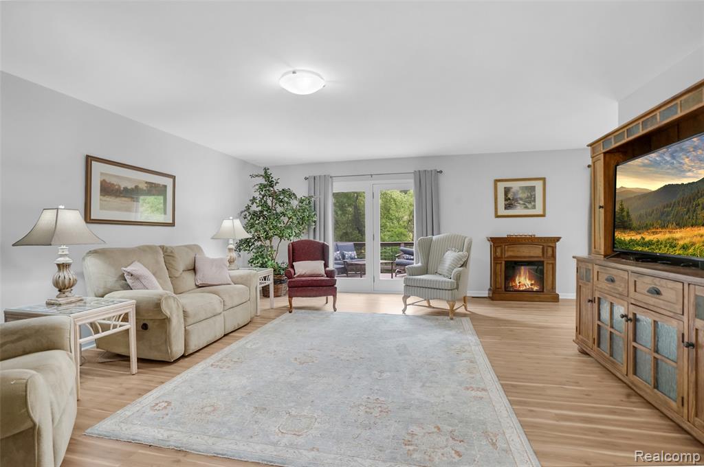 9587 Harmon Lane, South Lyon, MI 48178 — Photo 6