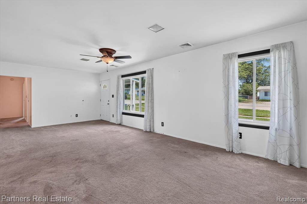 6134 Stephen, Brighton, MI 48116 — Photo 11