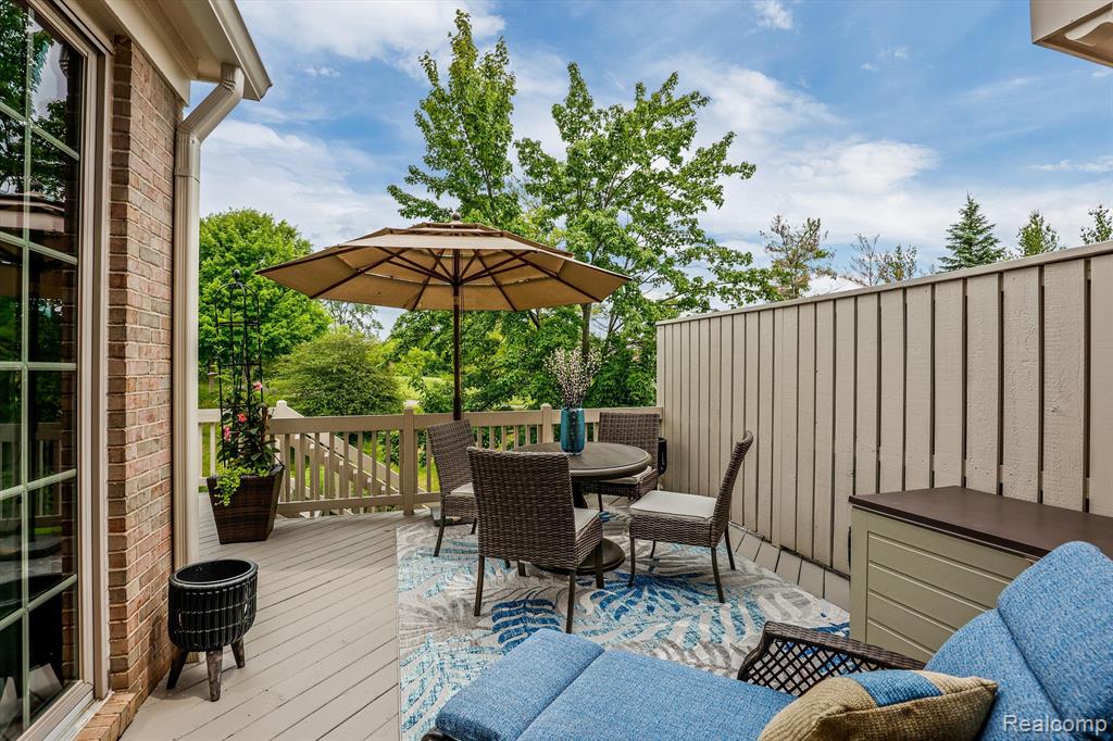 16964 LOCHMOOR Circle E, Northville, MI 48168 — Photo 34