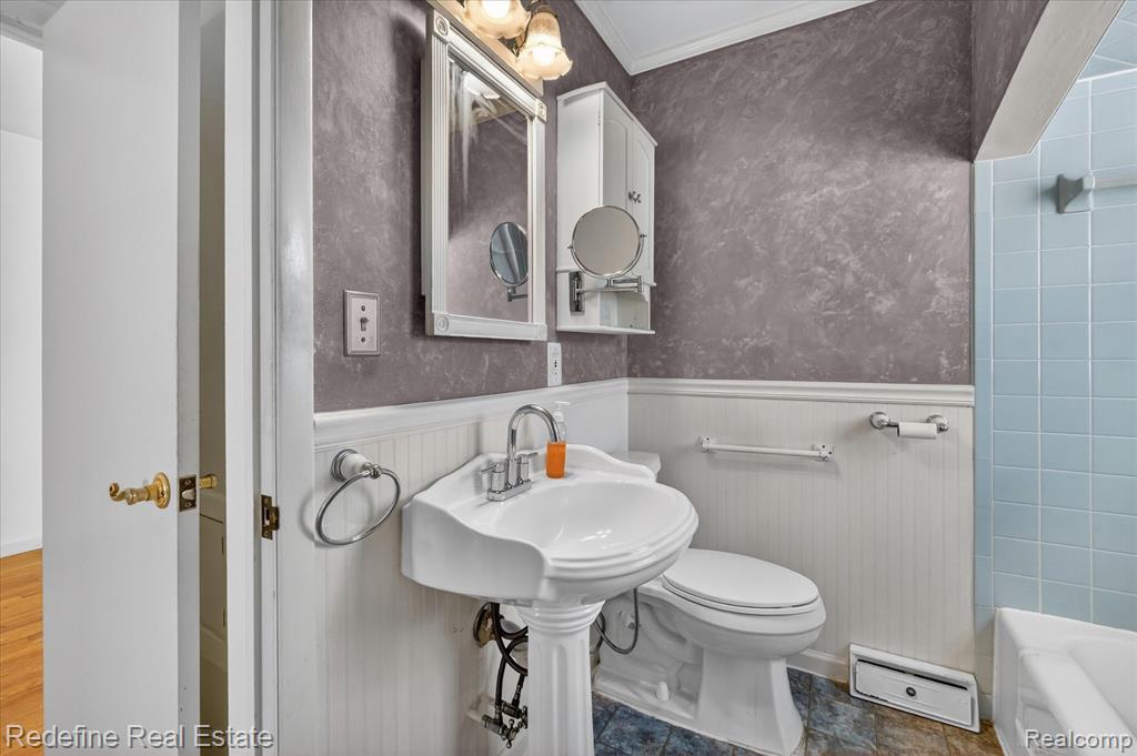 3207 Waukegan Street, Auburn Hills, MI 48326 — Photo 17