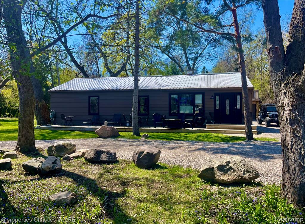 21865 Novi Road, Northville, MI 48167 — front exterior