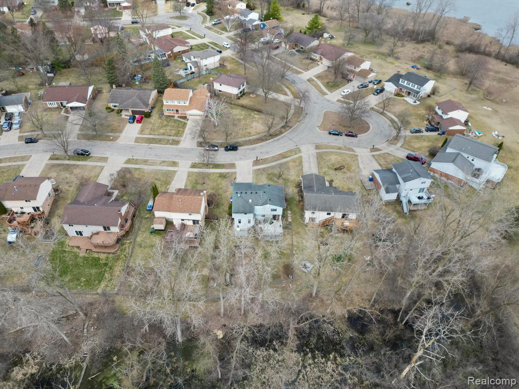 4872 LORE Drive, Waterford, MI 48329 — Photo 41