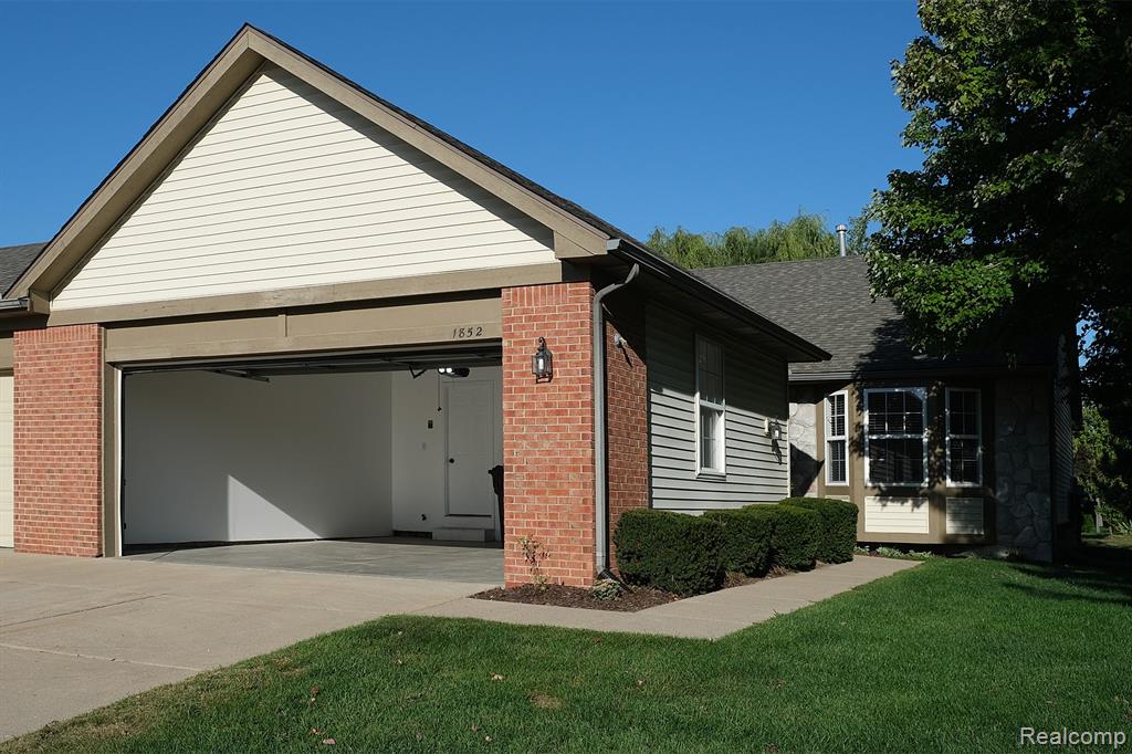 1852 N Kenwyck Drive, Ypsilanti, MI 48198 — Photo 19