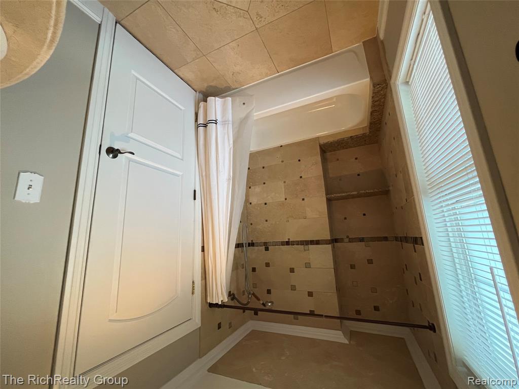 5373 Katherine Street, Dearborn Heights, MI 48125 — Photo 27